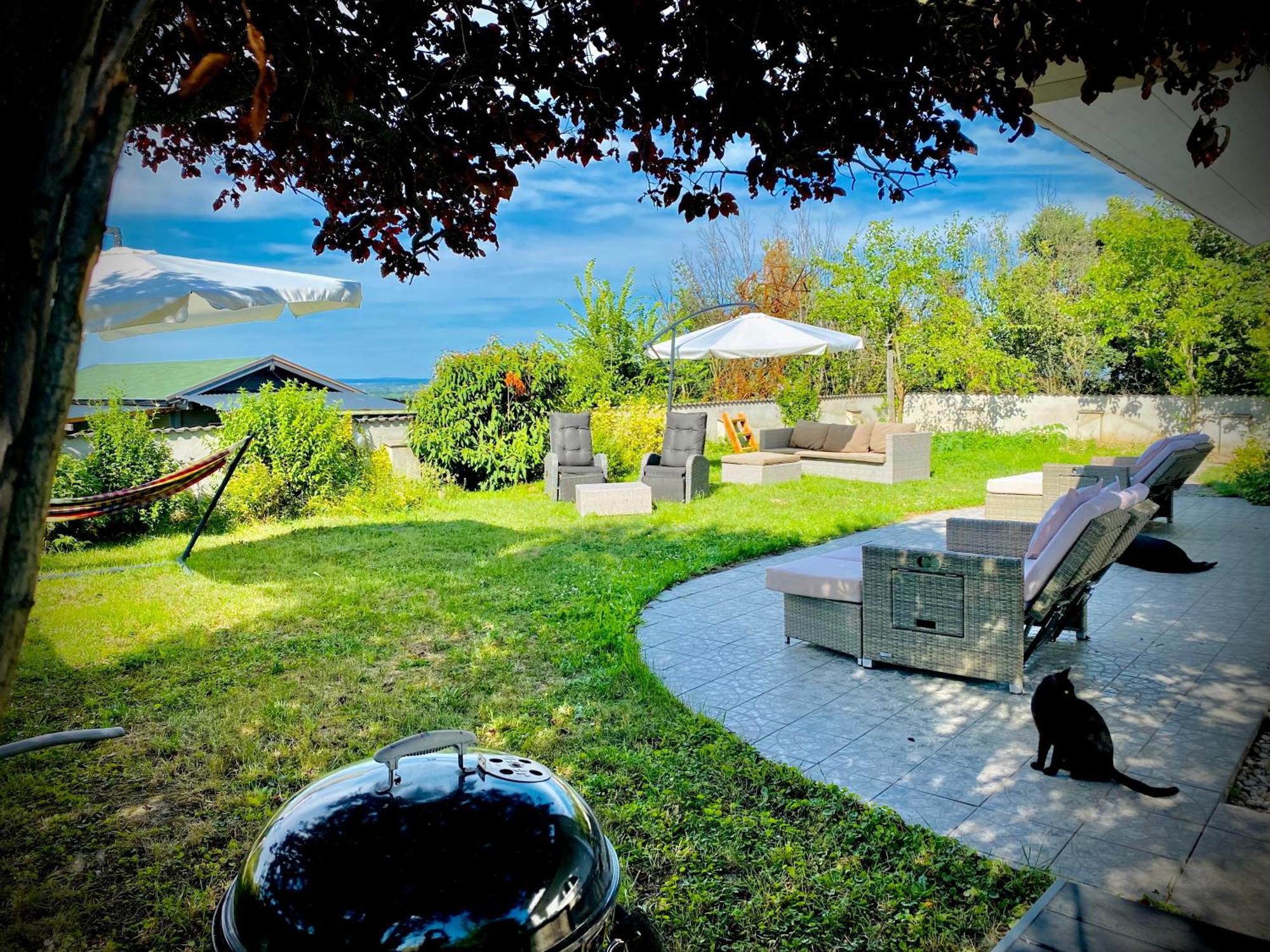 Dharma Horse Shelter Bungalows & Farmping Siófok Exterior foto