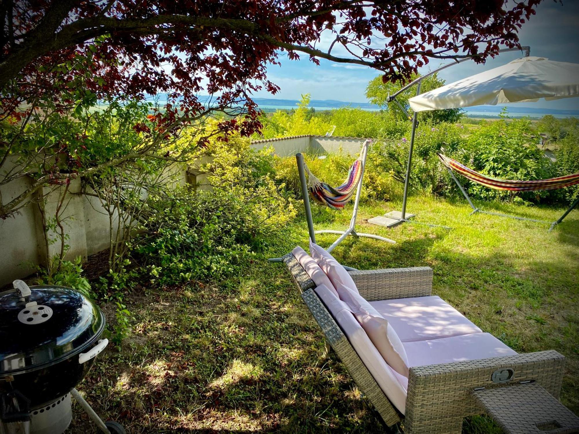 Dharma Horse Shelter Bungalows & Farmping Siófok Exterior foto