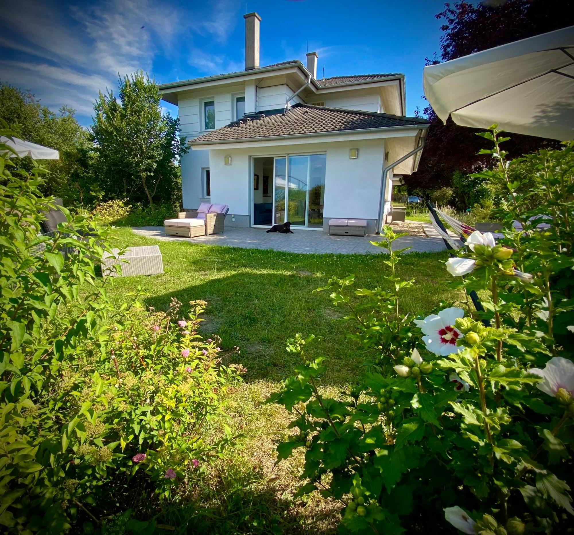 Dharma Horse Shelter Bungalows & Farmping Siófok Exterior foto